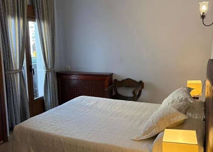 Pensión Cerezo 2 3*